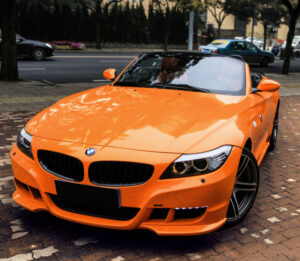 ¿CUÁNTO COSTO DEBO PAGAR POR LA ENVOLTURA DEL AUTOMÓVIL?